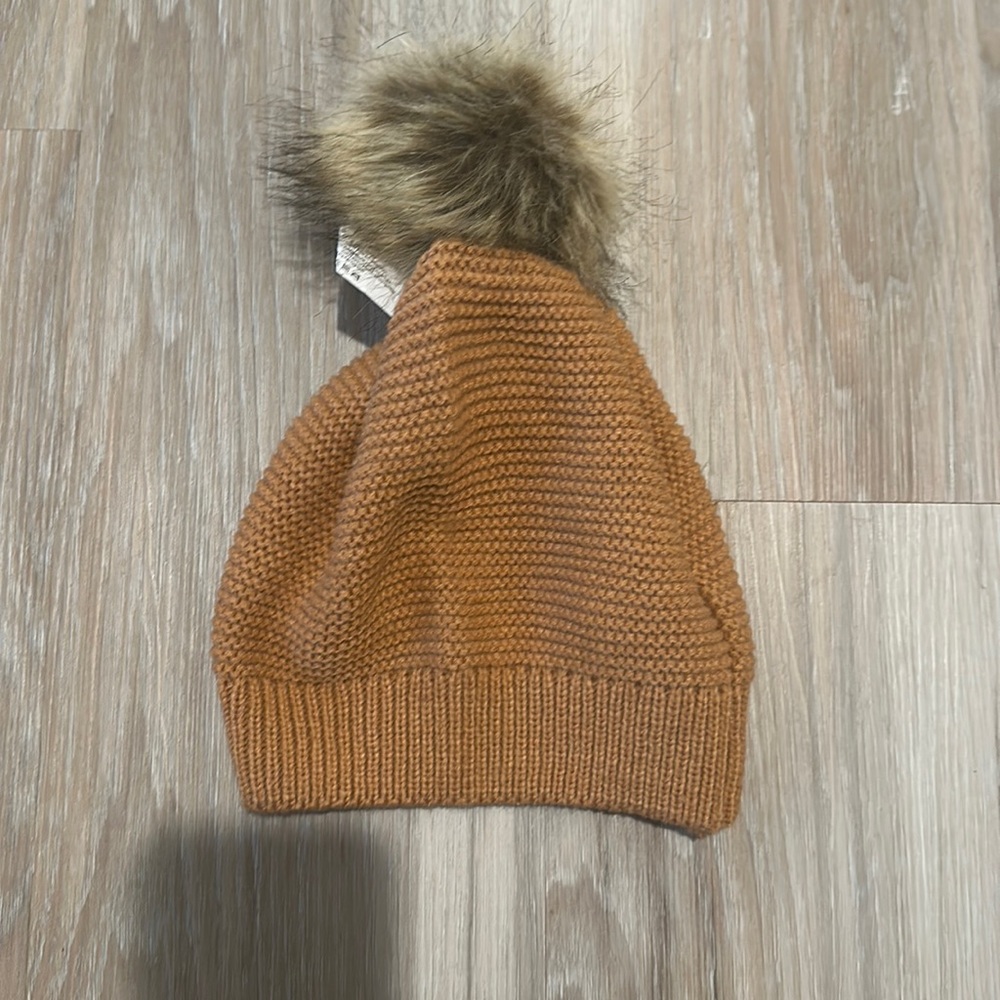 Women’s Gertex winter hat NWT